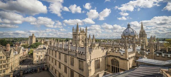 University city of Oxford driver guided tour