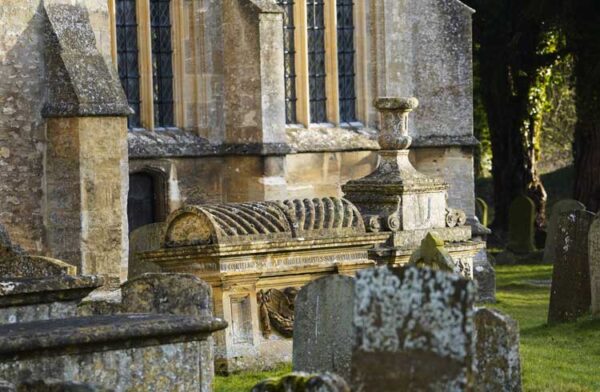 Burford Church Yard